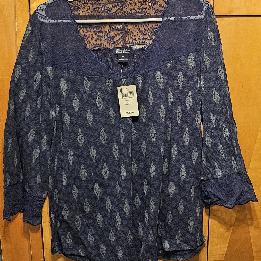 Nwt- Lucky Brand, XL, blue & green print with paisley Lace detail Blouse